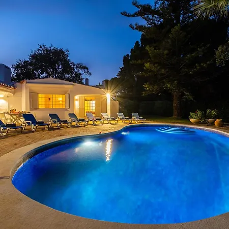 Villa In Albufeira Near Sandy Beaches Vila *