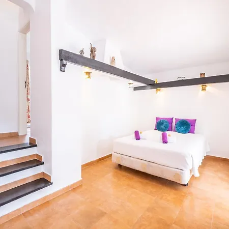 Villa Villa In Albufeira Near Sandy Beaches