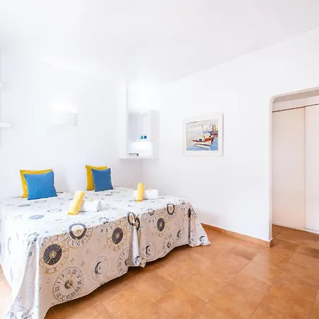 Villa In Albufeira Near Sandy Beaches Vila *